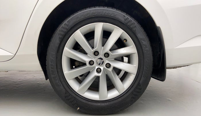 2016 Skoda Superb 2.0 TDI CR LK AT, Diesel, Automatic, 47,111 km, Left Rear Wheel