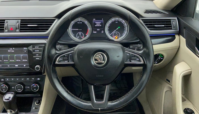 2016 Skoda Superb 2.0 TDI CR LK AT, Diesel, Automatic, 47,111 km, Steering Wheel Close Up