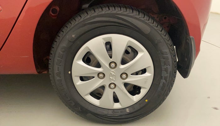2013 Hyundai i10 SPORTZ 1.2, CNG, Manual, 54,767 km, Left Rear Wheel