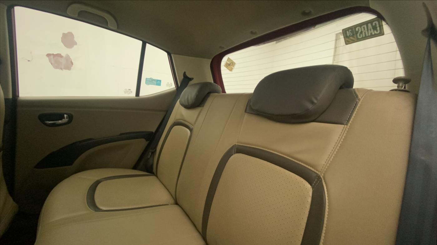 2013 Hyundai i10 SPORTZ 1.2, CNG, Manual, 54,767 km, Right Side Rear Door Cabin