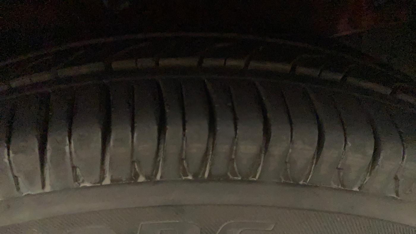 2013 Hyundai i10 SPORTZ 1.2, CNG, Manual, 54,767 km, Left Front Tyre Tread