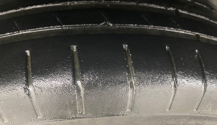 2018 Maruti Swift ZXI AMT, Petrol, Automatic, 48,561 km, Right Rear Tyre Tread