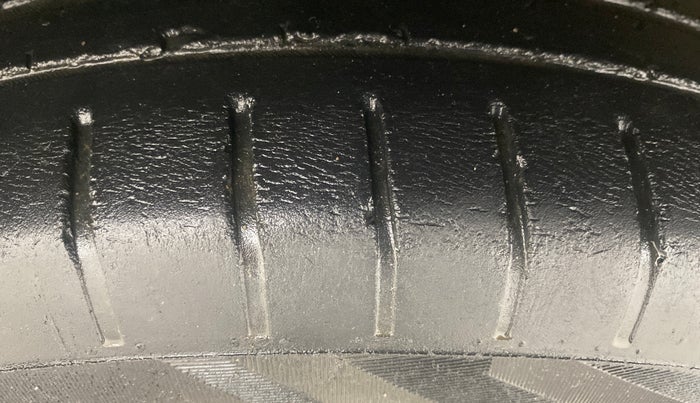 2018 Maruti Swift ZXI AMT, Petrol, Automatic, 48,561 km, Left Front Tyre Tread