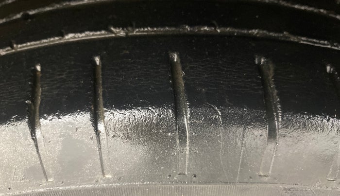 2018 Maruti Swift ZXI AMT, Petrol, Automatic, 48,561 km, Right Front Tyre Tread