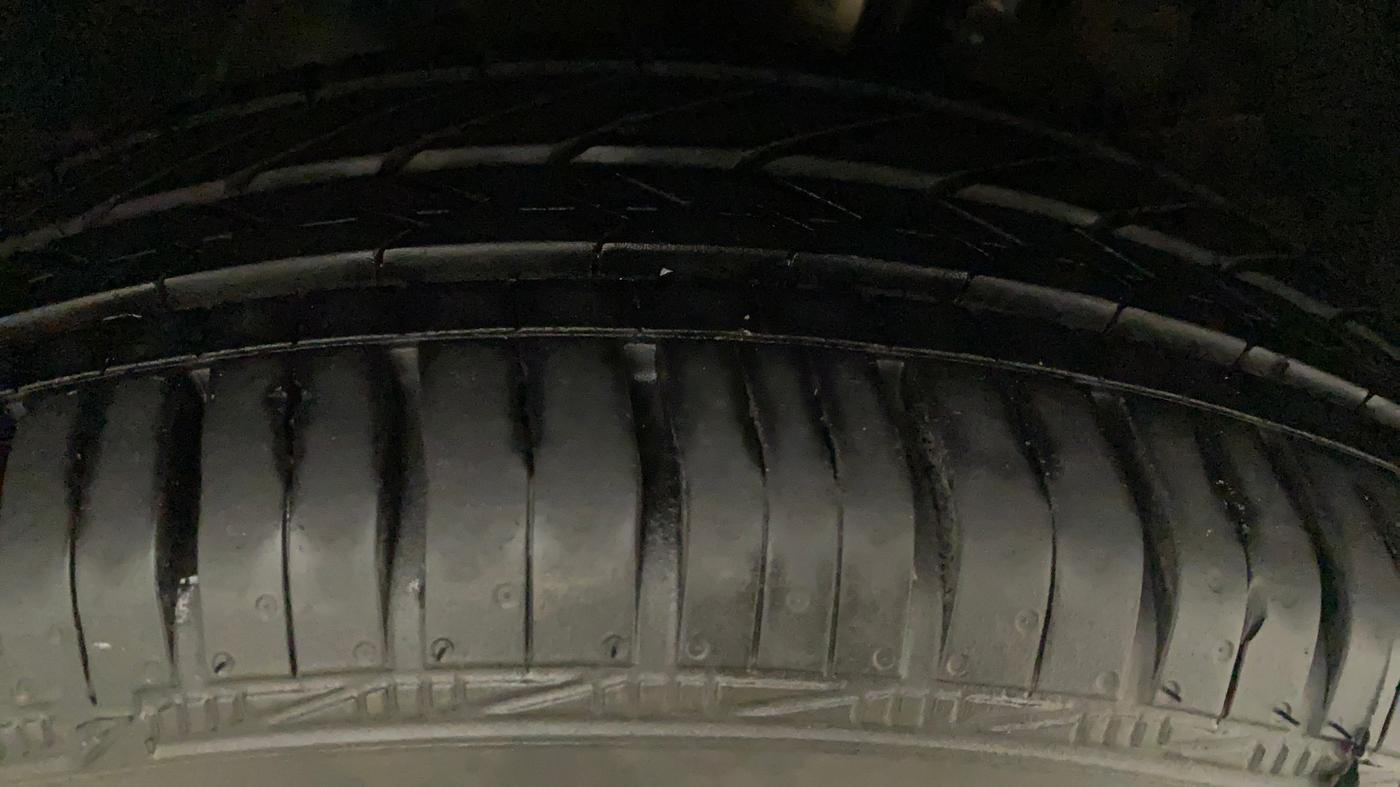 2016 Maruti Baleno DELTA PETROL 1.2, Petrol, Manual, 43,373 km, Right Rear Tyre Tread