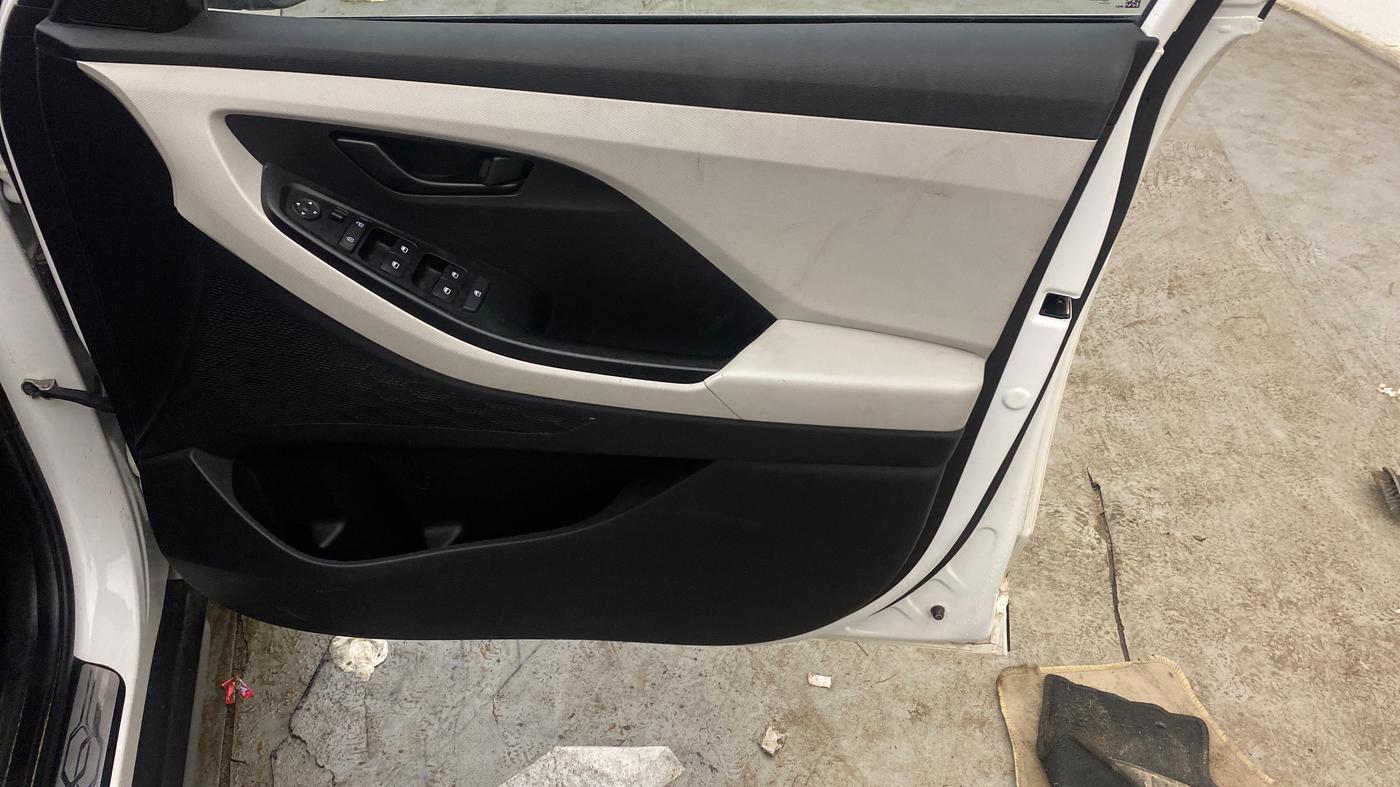 2023 Hyundai Creta EX 1.5 PETROL, Petrol, Manual, 26,641 km, Driver Side Door Panels Control