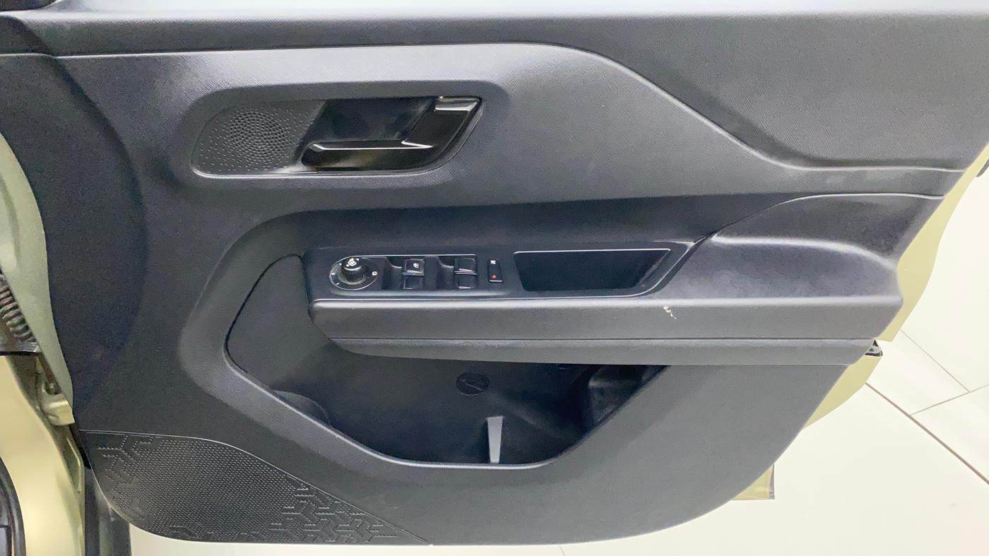 2022 Tata PUNCH CREATIVE 1.2 MT KAZIRANGA EDITION , Petrol, Manual, 14,011 km, Driver Side Door Panels Control