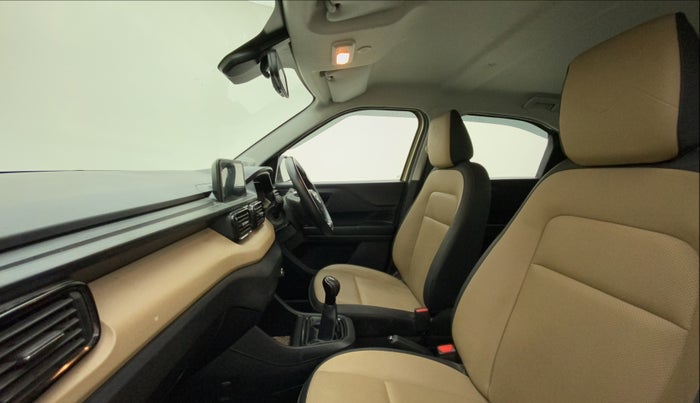 2022 Tata PUNCH CREATIVE 1.2 MT KAZIRANGA EDITION , Petrol, Manual, 14,011 km, Right Side Front Door Cabin