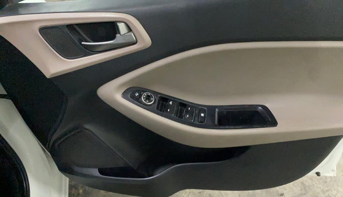 2017 Hyundai Elite i20 ASTA 1.2 (O), Petrol, Manual, 51,270 km, Driver Side Door Panels Control