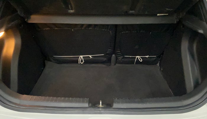 2017 Hyundai Elite i20 ASTA 1.2 (O), Petrol, Manual, 51,270 km, Boot Inside