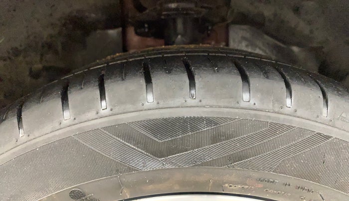 2021 Ford Figo Aspire TITANIUM PLUS 1.2 PETROL, Petrol, Manual, 32,928 km, Right Front Tyre Tread