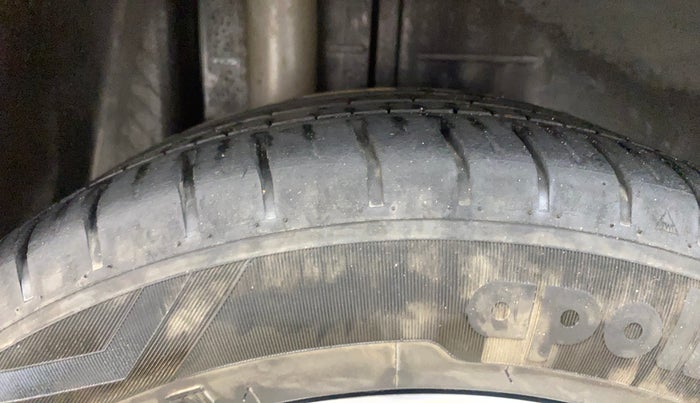 2021 Ford Figo Aspire TITANIUM PLUS 1.2 PETROL, Petrol, Manual, 32,928 km, Right Rear Tyre Tread