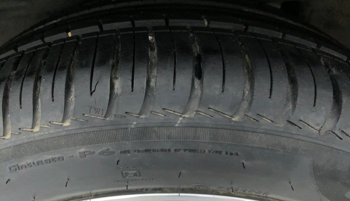 2016 Toyota Corolla Altis VL AT, Petrol, Automatic, 84,785 km, Right Rear Tyre Tread