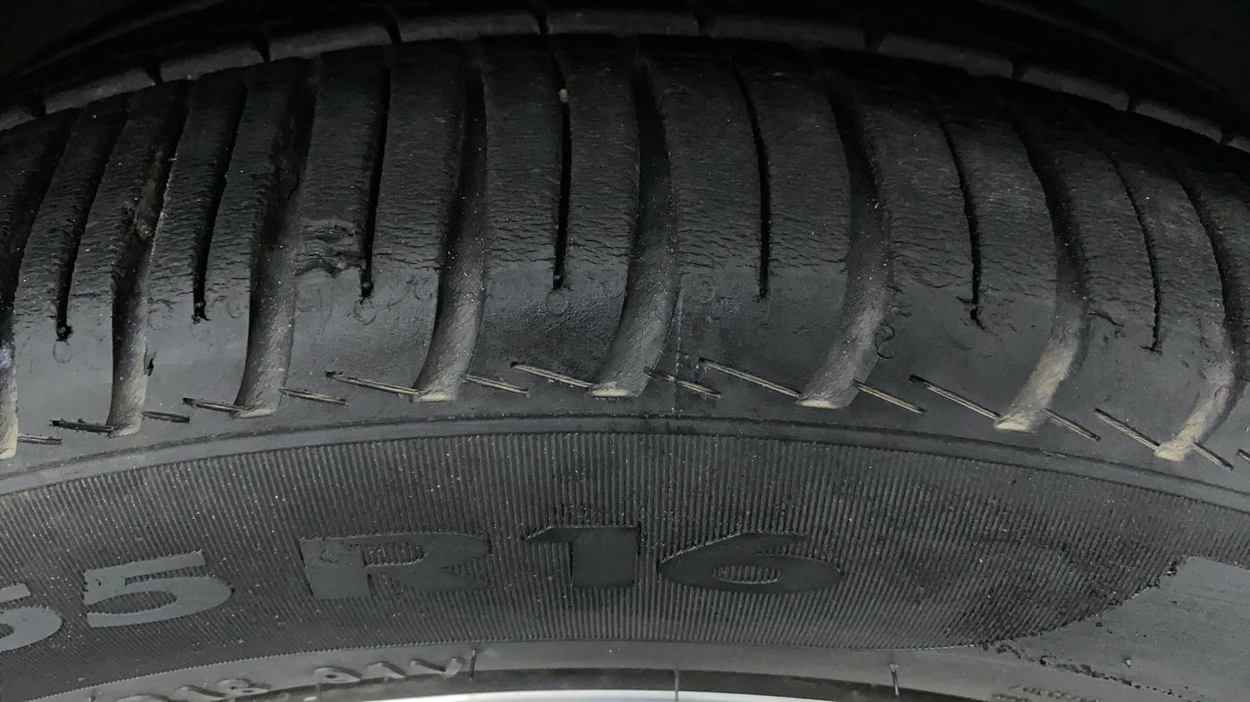 2016 Toyota Corolla Altis VL AT, Petrol, Automatic, 84,785 km, Right Front Tyre Tread