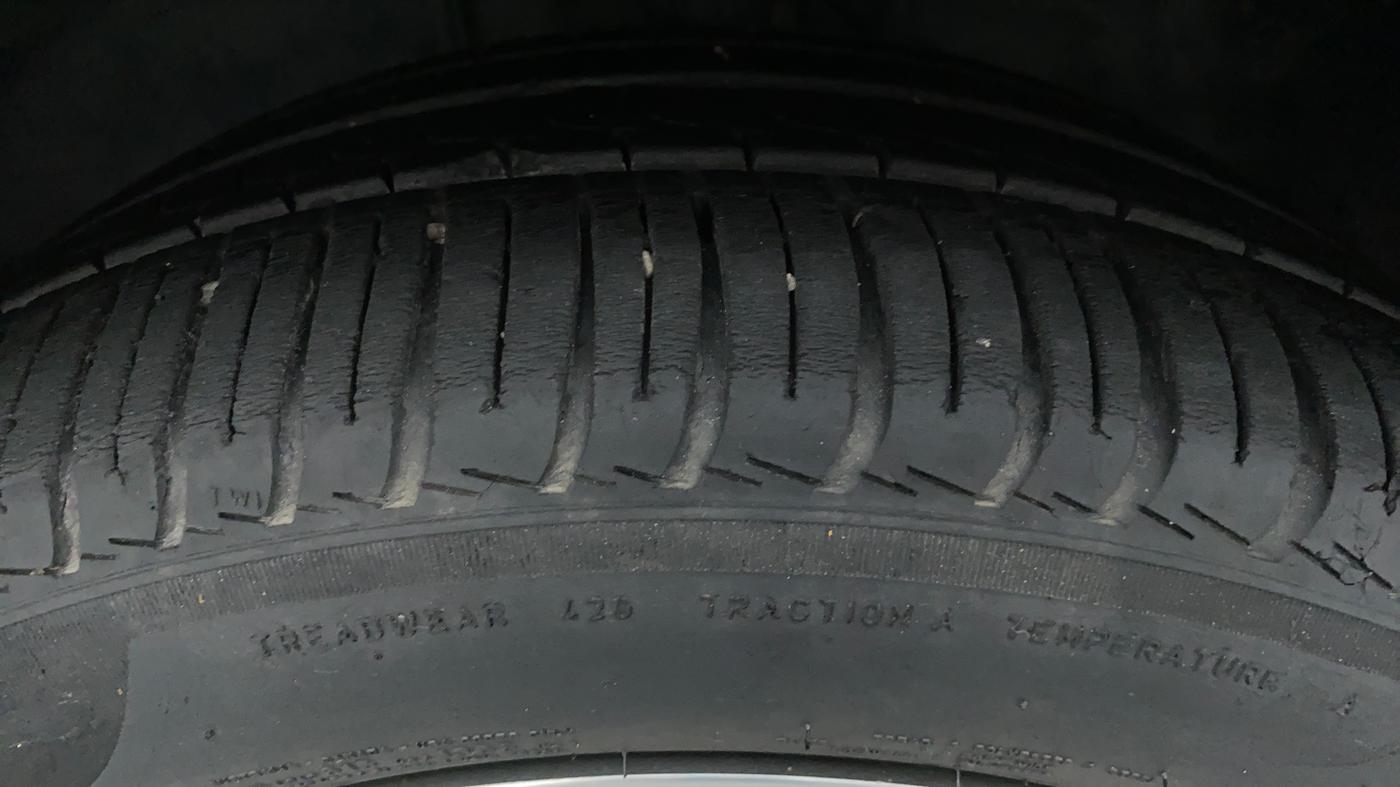 2016 Toyota Corolla Altis VL AT, Petrol, Automatic, 84,785 km, Left Front Tyre Tread