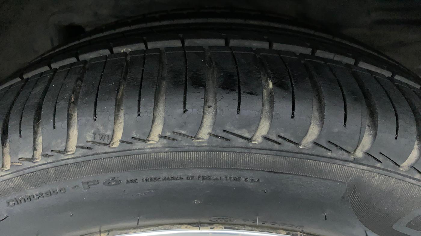 2016 Toyota Corolla Altis VL AT, Petrol, Automatic, 84,785 km, Left Rear Tyre Tread