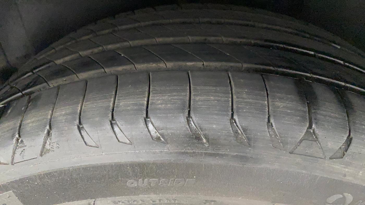2018 Volkswagen Ameo HIGHLINE PLUS 1.5L AT 16 ALLOY, Diesel, Automatic, 42,170 km, Left Rear Tyre Tread