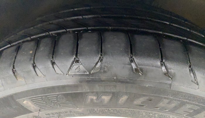2018 Volkswagen Ameo HIGHLINE PLUS 1.5L AT 16 ALLOY, Diesel, Automatic, 42,170 km, Left Front Tyre Tread