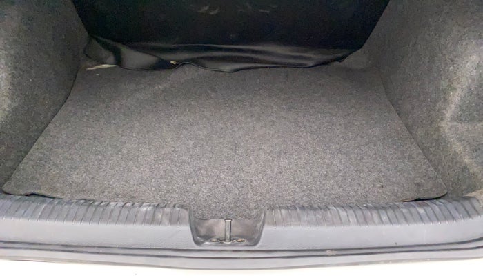 2018 Volkswagen Ameo HIGHLINE PLUS 1.5L AT 16 ALLOY, Diesel, Automatic, 42,170 km, Boot Inside