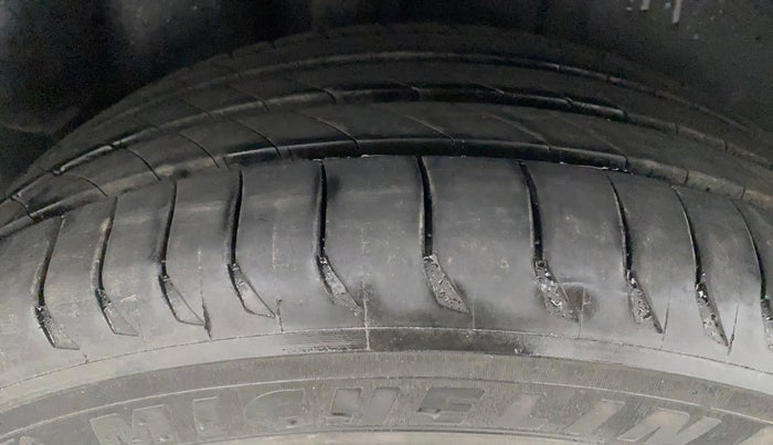 2018 Volkswagen Ameo HIGHLINE PLUS 1.5L AT 16 ALLOY, Diesel, Automatic, 42,170 km, Right Rear Tyre Tread