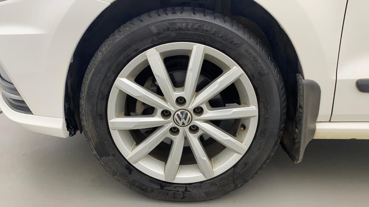 2018 Volkswagen Ameo HIGHLINE PLUS 1.5L AT 16 ALLOY, Diesel, Automatic, 42,170 km, Left Front Wheel
