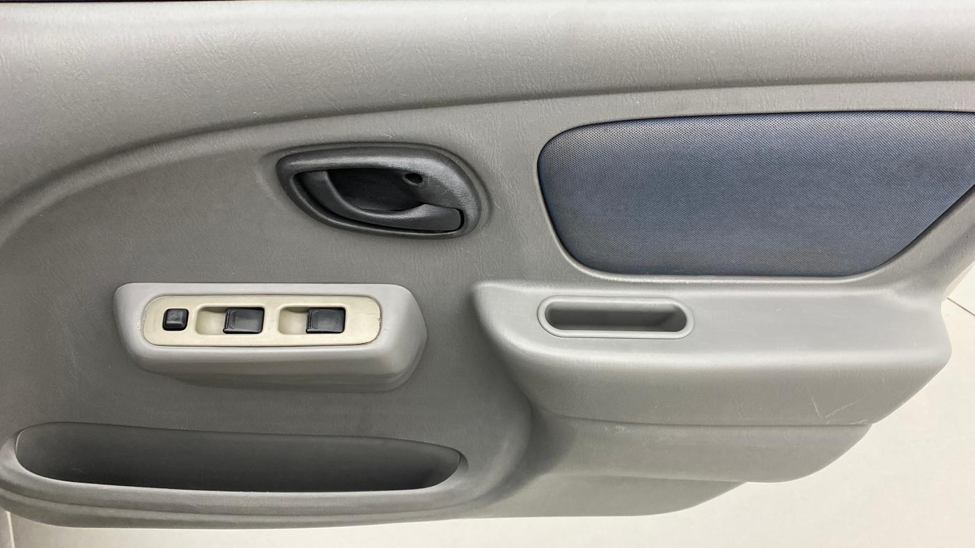2013 Maruti Alto K10 VXI P, Petrol, Manual, 61,994 km, Driver Side Door Panels Control