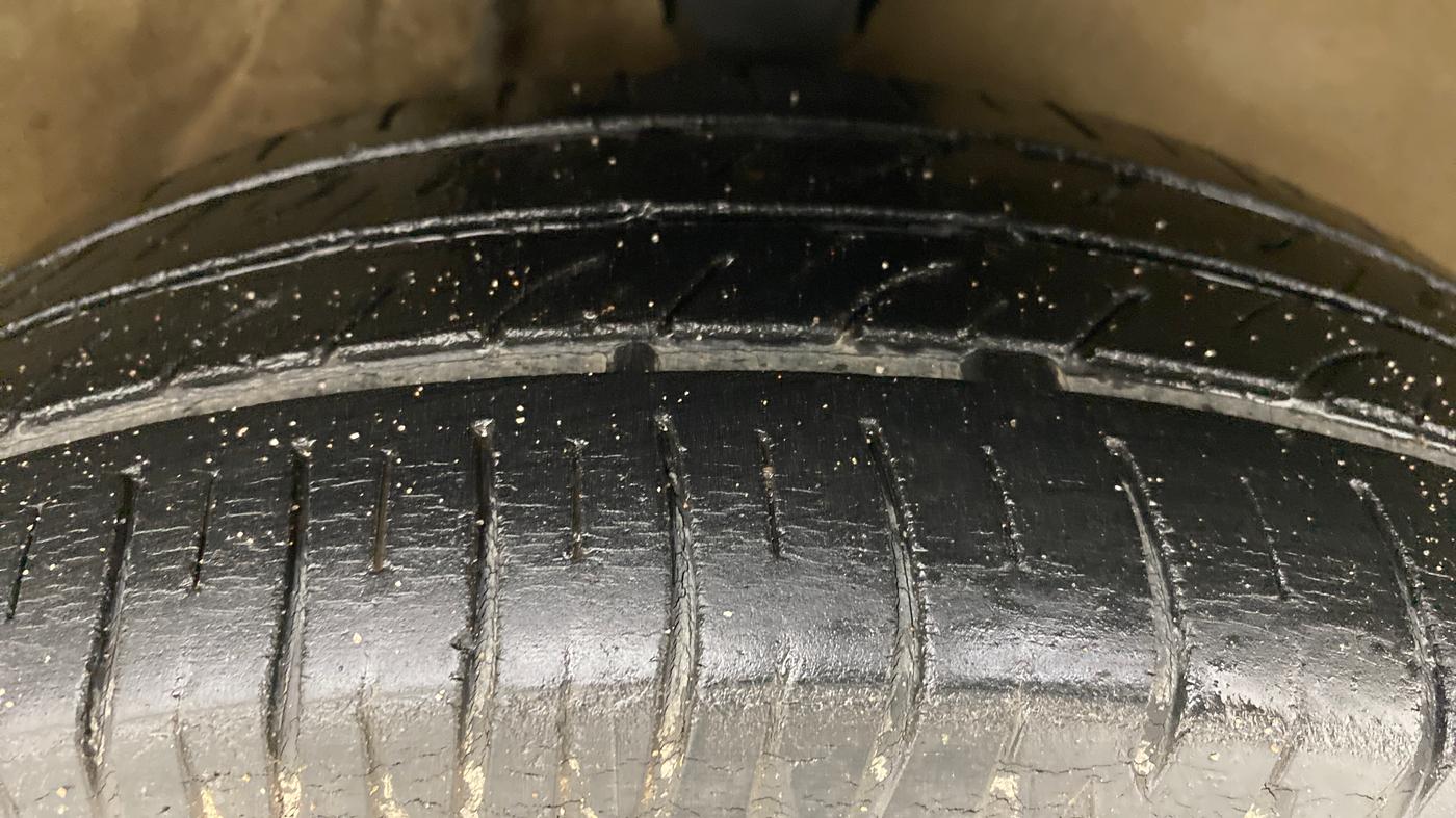 2013 Maruti Alto K10 VXI P, Petrol, Manual, 61,994 km, Right Front Tyre Tread