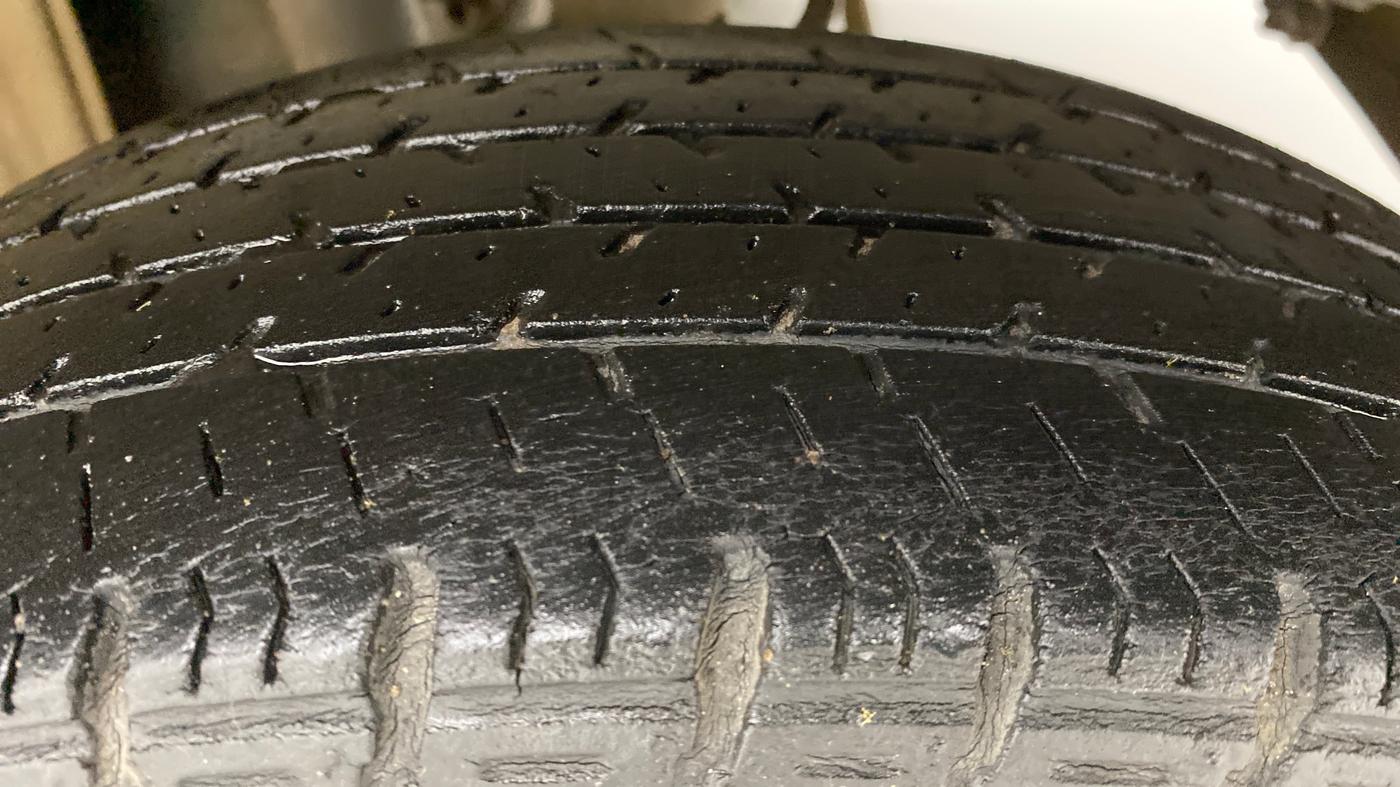 2013 Maruti Alto K10 VXI P, Petrol, Manual, 61,994 km, Left Rear Tyre Tread