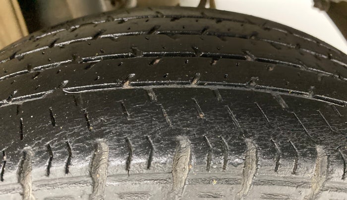 2013 Maruti Alto K10 VXI P, Petrol, Manual, 61,994 km, Left Rear Tyre Tread