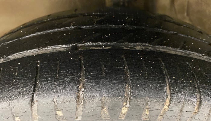 2013 Maruti Alto K10 VXI P, Petrol, Manual, 61,994 km, Left Front Tyre Tread
