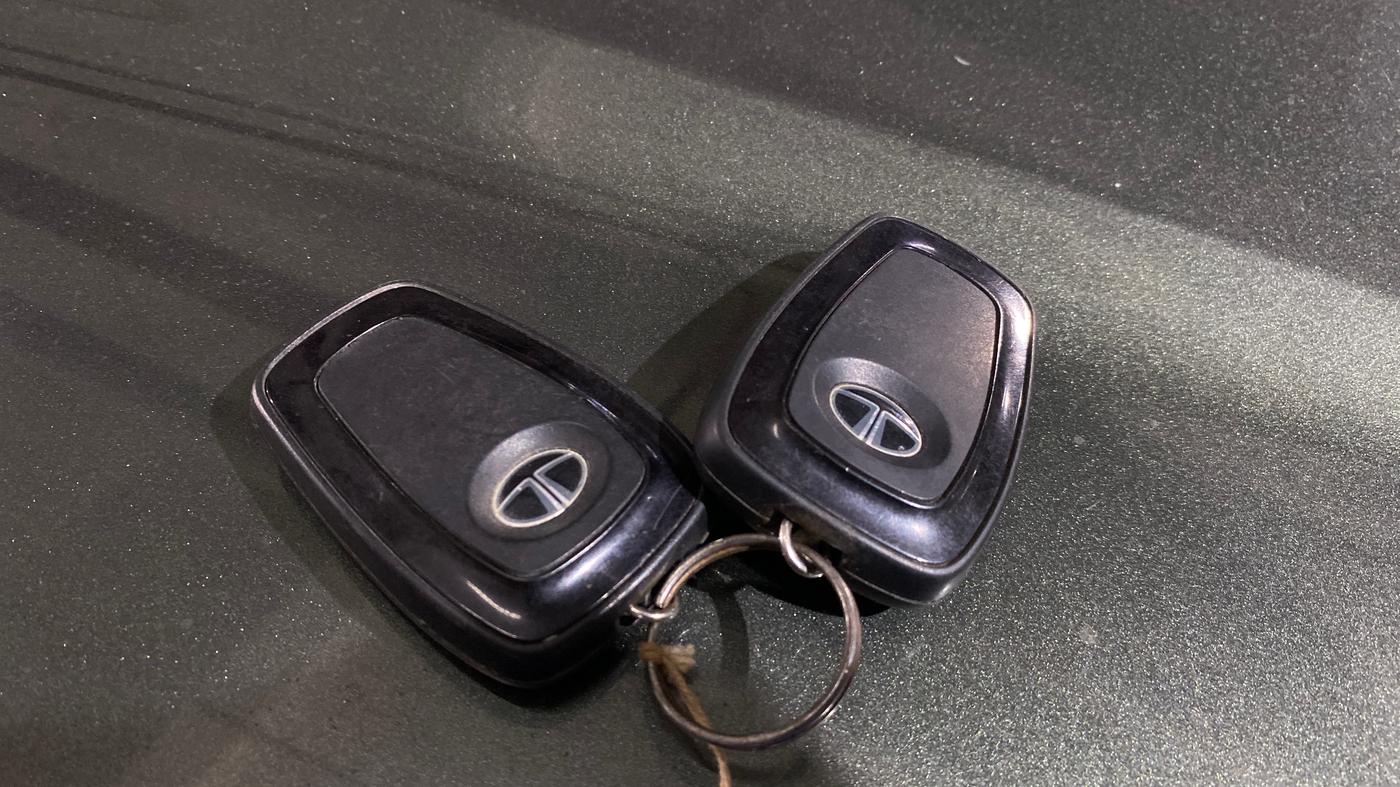 2020 Tata NEXON XZ PLUS (O) DIESEL, Diesel, Manual, 46,650 km, Key Close Up