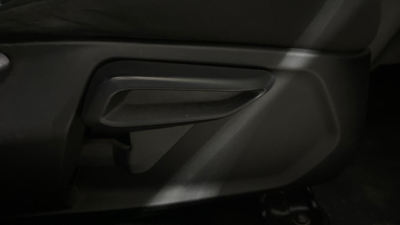 2020 Tata NEXON XZ PLUS (O) DIESEL, Diesel, Manual, 46,650 km, Driver Side Adjustment Panel