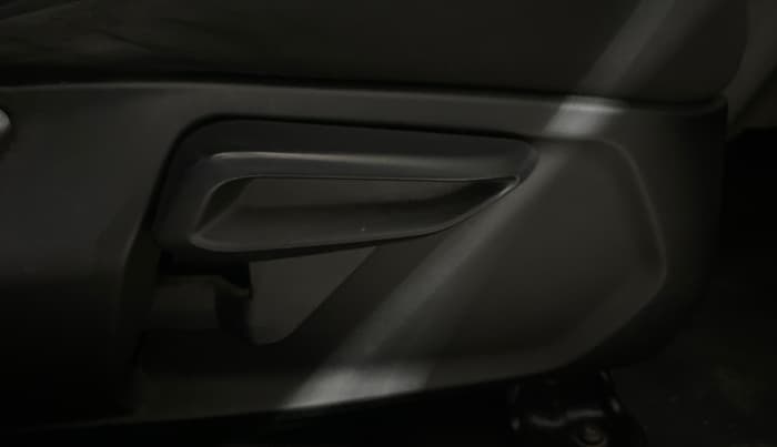2020 Tata NEXON XZ PLUS (O) DIESEL, Diesel, Manual, 46,635 km, Driver Side Adjustment Panel