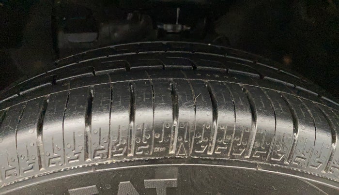 2016 Hyundai Elite i20 ASTA 1.2 (O), Petrol, Manual, 64,574 km, Left Front Tyre Tread