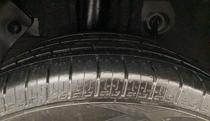 2016 Hyundai Elite i20 ASTA 1.2 (O), Petrol, Manual, 64,574 km, Right Rear Tyre Tread