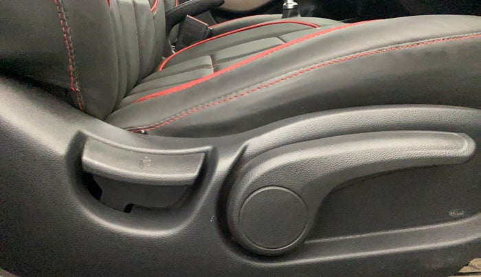 2016 Hyundai Elite i20 ASTA 1.2 (O), Petrol, Manual, 64,574 km, Driver Side Adjustment Panel