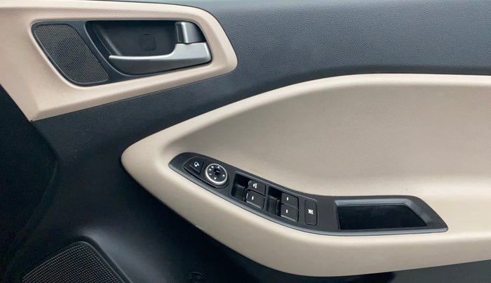 2016 Hyundai Elite i20 ASTA 1.2 (O), Petrol, Manual, 64,574 km, Driver Side Door Panels Control