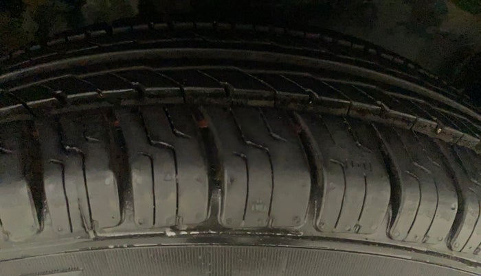 2011 Maruti Ritz VXI, Petrol, Manual, 96,515 km, Left Rear Tyre Tread