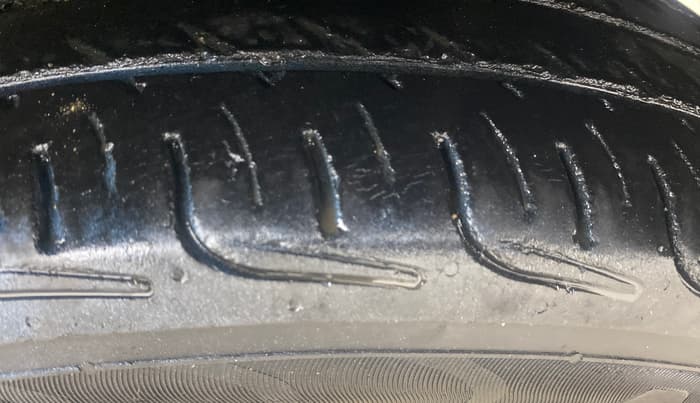 2016 Maruti Celerio LDI, Diesel, Manual, 69,066 km, Left Rear Tyre Tread