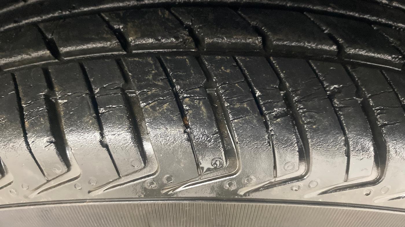 2016 Maruti Celerio LDI, Diesel, Manual, 69,066 km, Left Front Tyre Tread