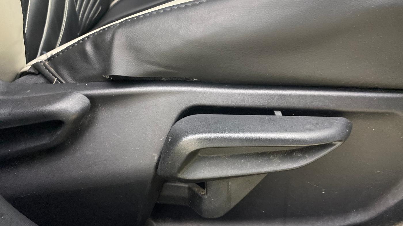 2024 Tata NEXON CREATIVE+ SUNROOF AMT 1.2 PETROL, Petrol, Automatic, 17,533 km, Driver Side Adjustment Panel