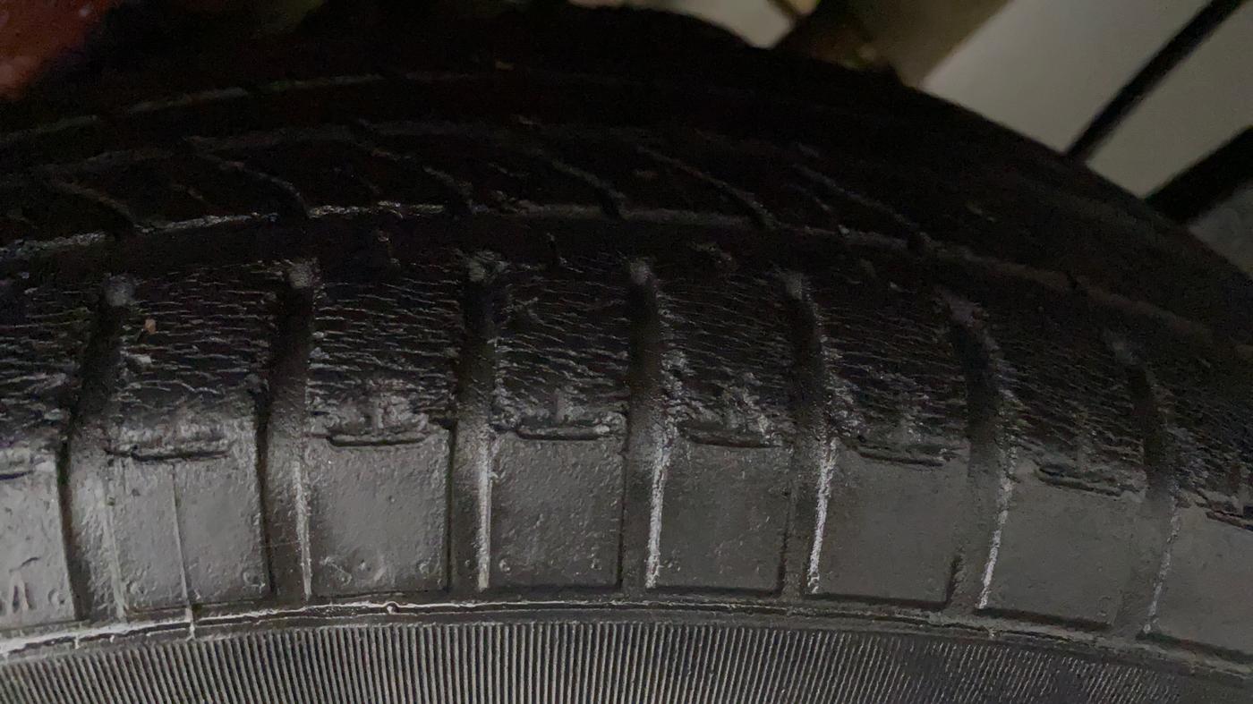 2010 Maruti A Star VXI, Petrol, Manual, 49,743 km, Left Rear Tyre Tread