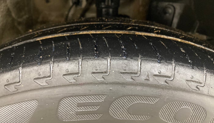 2016 Honda City 1.5L I-VTEC VX (O) MT, Petrol, Manual, 1,20,304 km, Right Front Tyre Tread