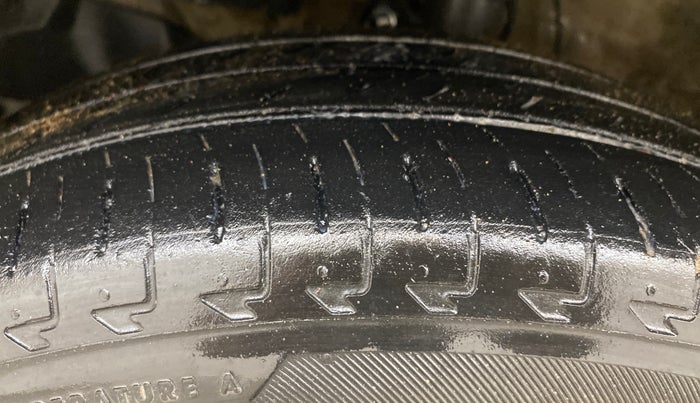 2016 Honda City 1.5L I-VTEC VX (O) MT, Petrol, Manual, 1,20,304 km, Left Front Tyre Tread