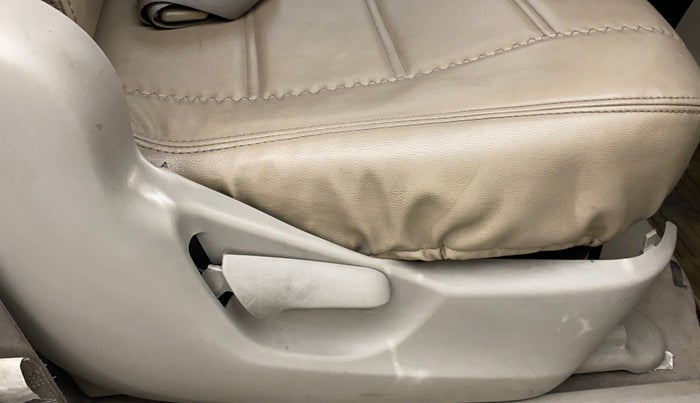 2012 Maruti Ertiga VDI, Diesel, Manual, 1,01,302 km, Second-row right seat - Seat side trim has minor damage