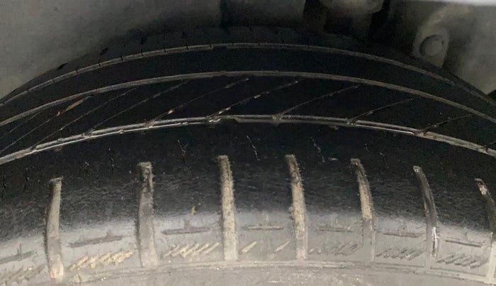 2012 Maruti Ertiga VDI, Diesel, Manual, 1,01,302 km, Left Rear Tyre Tread