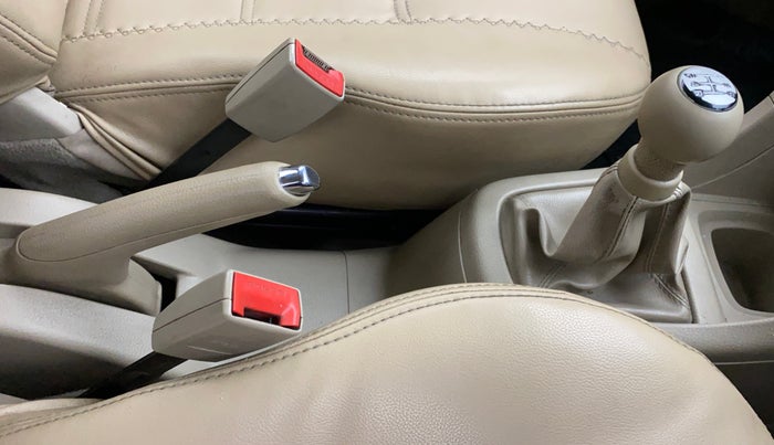 2012 Maruti Ertiga VDI, Diesel, Manual, 1,01,302 km, Gear Lever