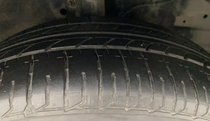 2012 Maruti Ertiga VDI, Diesel, Manual, 1,01,302 km, Right Front Tyre Tread