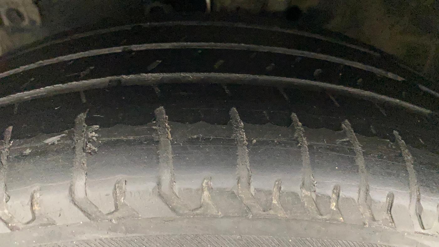 2012 Maruti Ertiga VDI, Diesel, Manual, 1,01,302 km, Left Front Tyre Tread