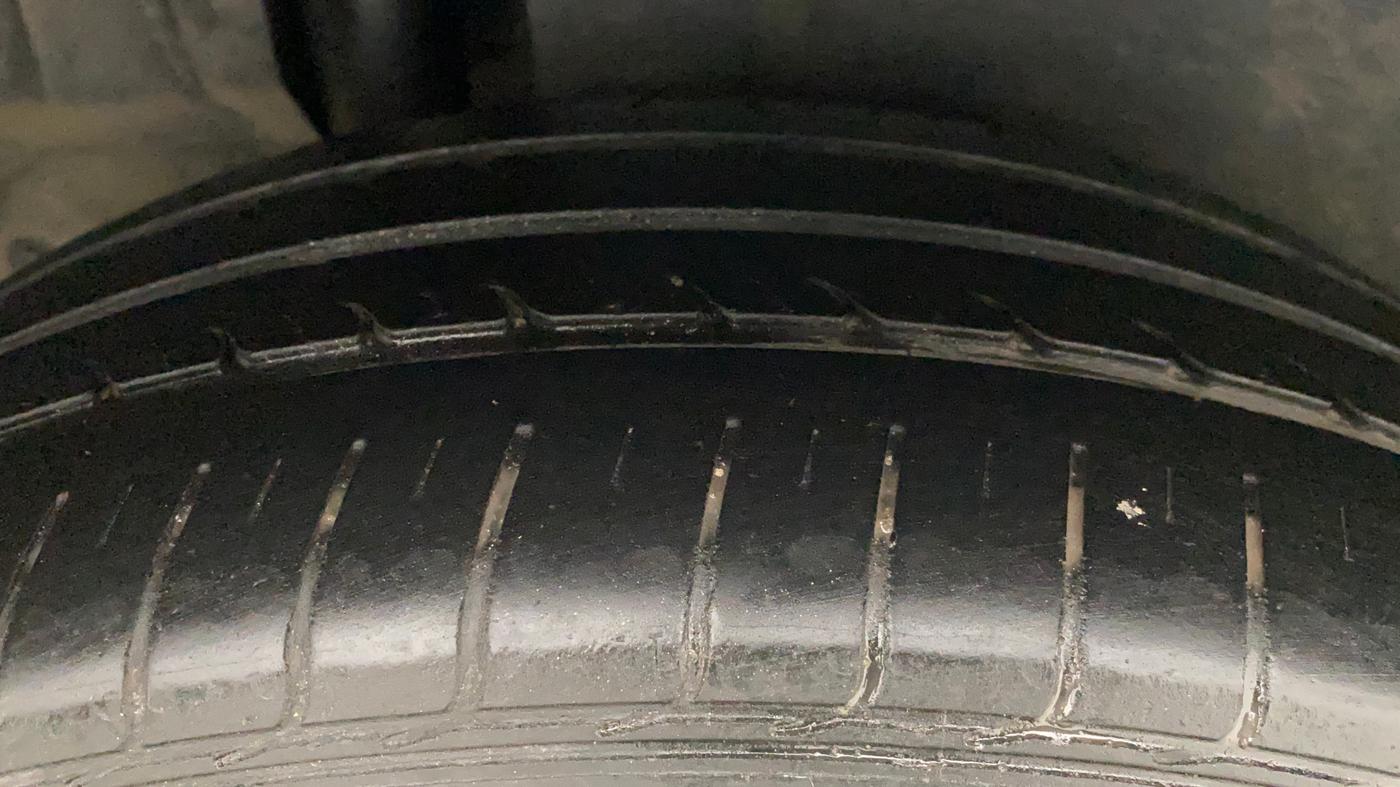 2012 Maruti Ertiga VDI, Diesel, Manual, 1,01,302 km, Right Rear Tyre Tread